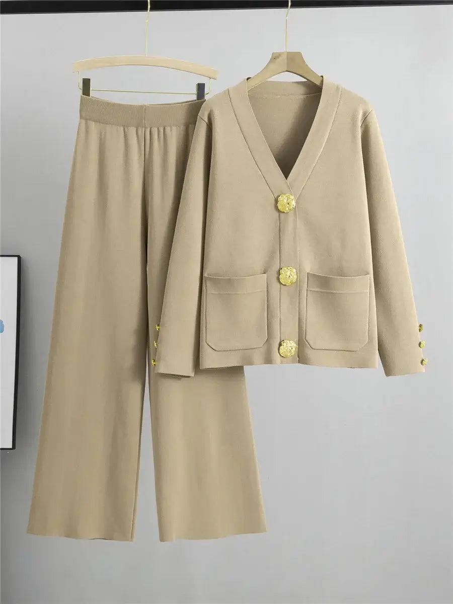 Brizza - Button-Detail Elegant Set