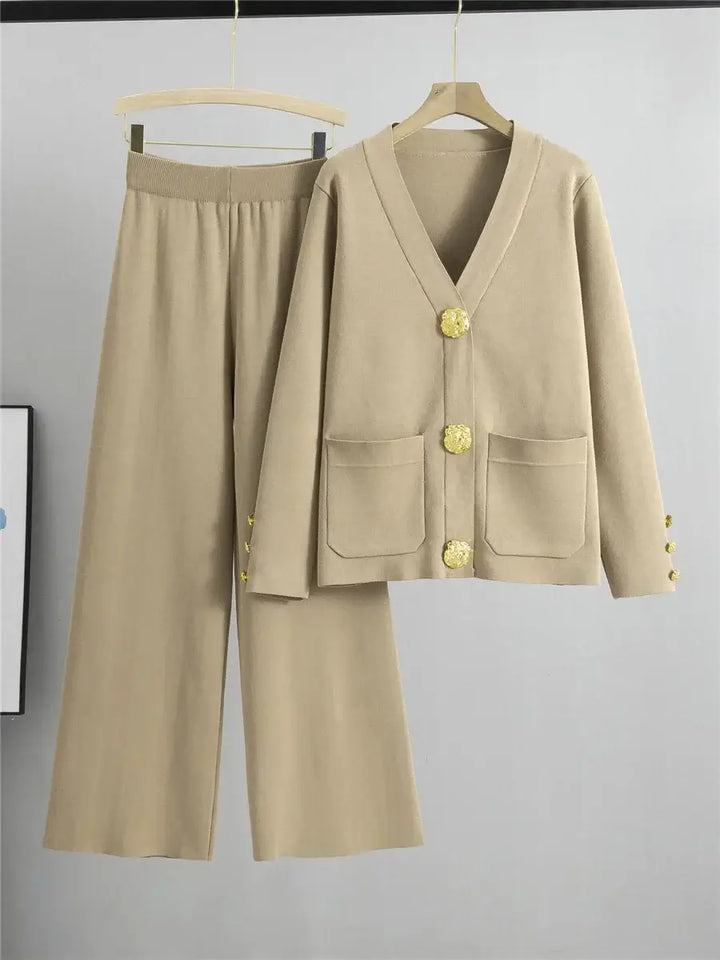 Brizza - Button-Detail Elegant Set