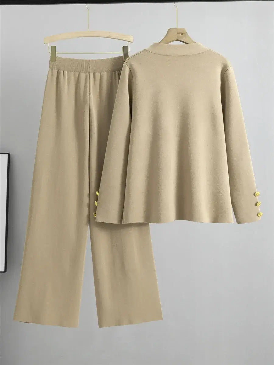 Brizza - Button-Detail Elegant Set