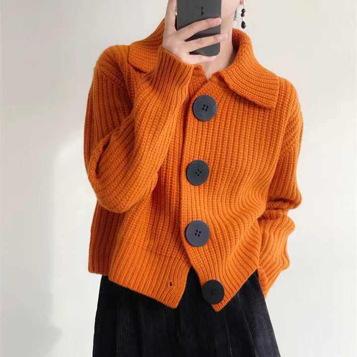Fionnah - Cozy Buttoned Sweater