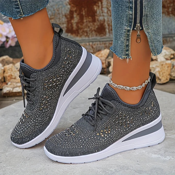 Vicki - Stylish Relaxed Sneakers