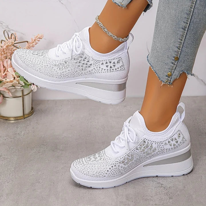 Vicki - Stylish Relaxed Sneakers