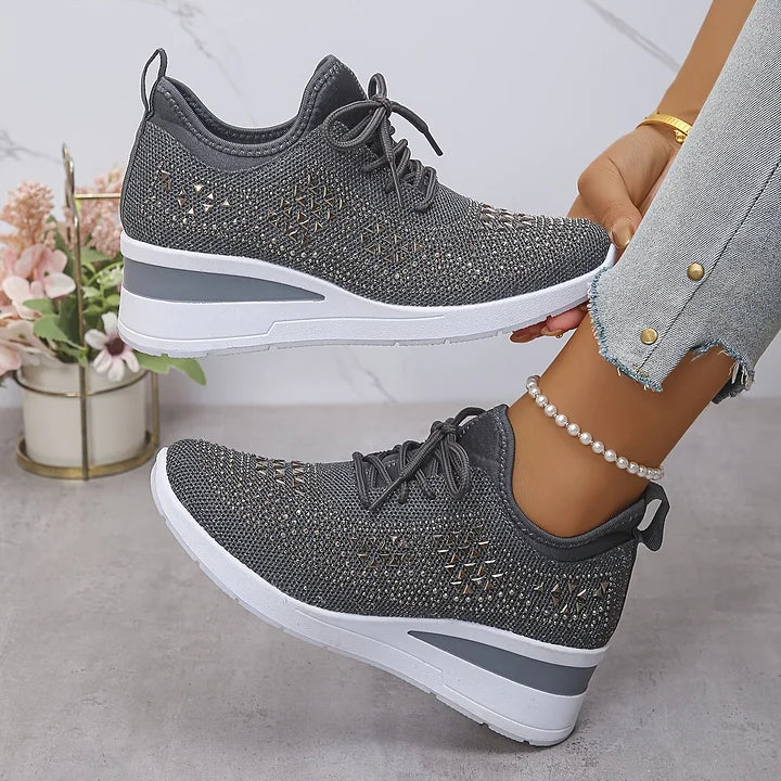 Vicki - Stylish Relaxed Sneakers