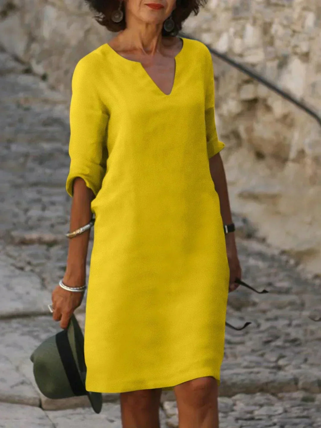 Faeira - Relaxed V-Neck Dress